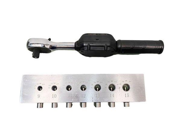 三合一偏心连接件中偏...